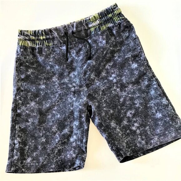 NEW 7 FOR ALL MANKIND CAMO BOARD SHORTS - Picture 3 of 8